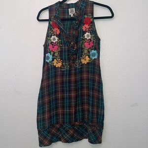 Small tunic/dress by Ivy Jane. Ruffle button front/ cotton/ great condition